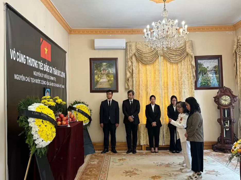 Lễ viếng và mở sổ tang nguyên Chủ tịch nước Trần Đức Lương tại Hungary