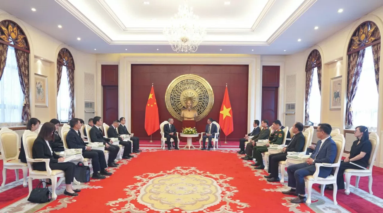 Phó Chủ tịch Chính hiệp toàn quốc Trung Quốc đến viếng nguyên Chủ tịch nước Trần Đức Lương Phó Chủ tịch Chính hiệp toàn quốc Trung Quốc đến viếng nguyên Chủ tịch nước Trần Đức Lương