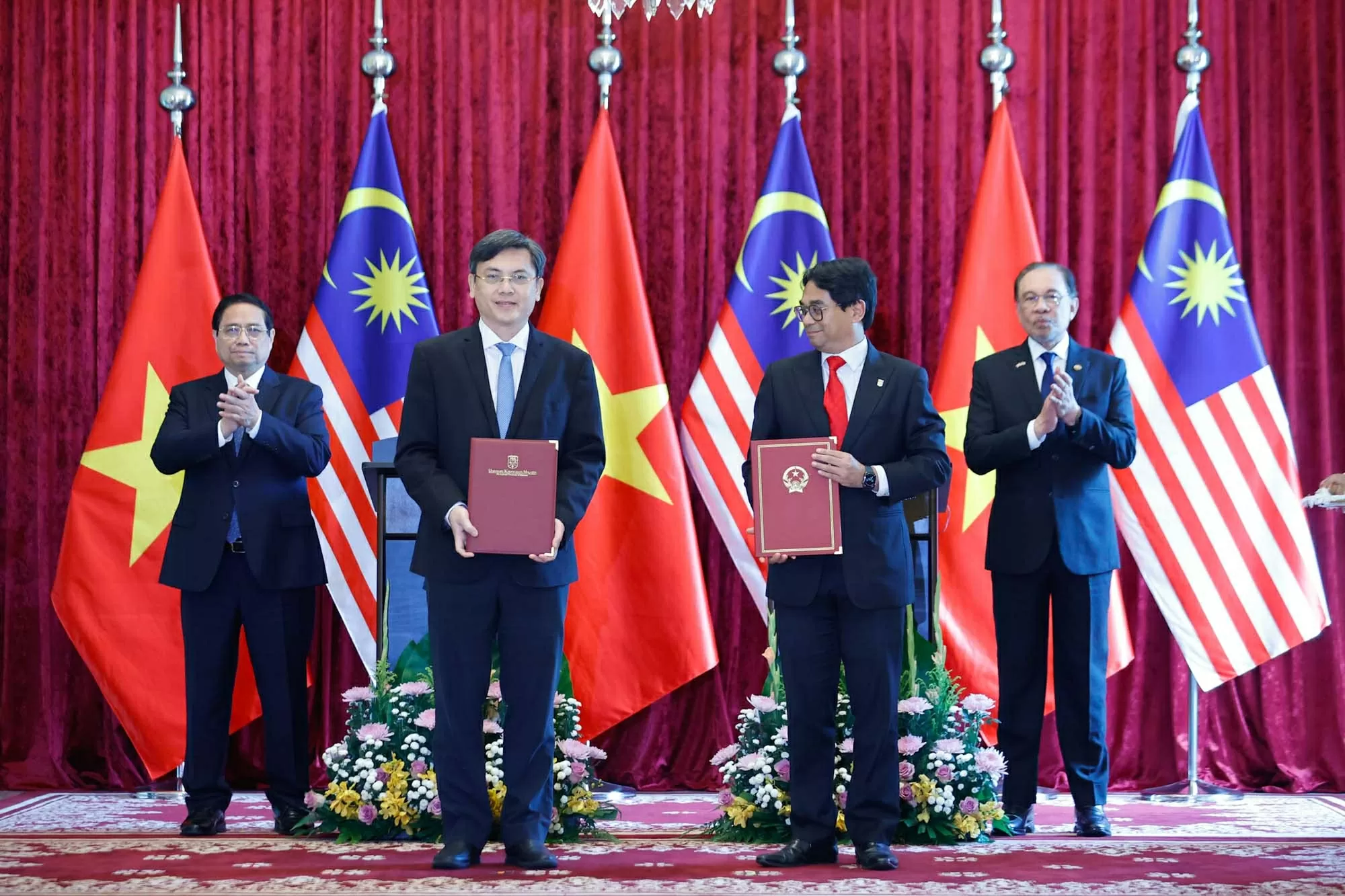 Thủ tướng Chính phủ Phạm Minh Chính hội đàm với Thủ tướng Malaysia Anwar Ibrahim Thủ tướng Phạm Minh Chính hội đàm với Thủ tướng Malaysia Anwar Ibrahim