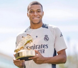 Kylian Mbappe là chủ nhân giải thưởng Chiếc giày vàng châu Âu 2024/25