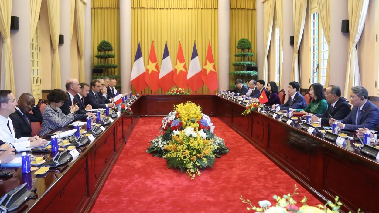 Chủ tịch nước Lương Cường hội đàm với Tổng thống Pháp Emmanuel Macron