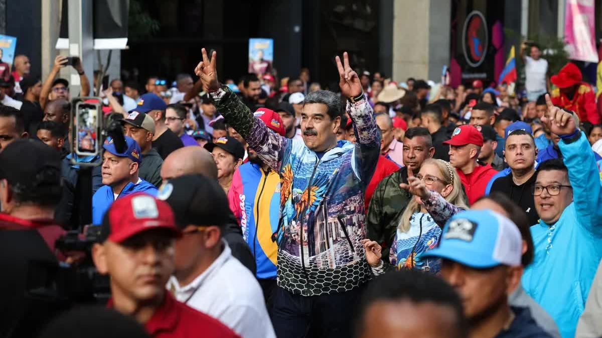 Bầu cử Venezuela: Đảng cầm quyền chiến thắng, Caracas đánh bại các 'âm mưu khủng bố' phá hoại, Tổng thống Maduro thông báo hoãn cải cách Hiến pháp