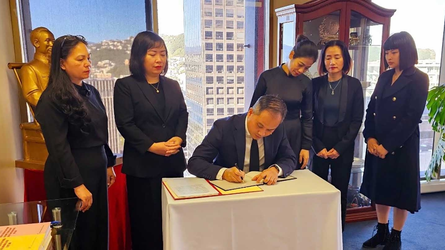 Lễ viếng và ghi sổ tang tưởng niệm nguyên Chủ tịch nước Trần Đức Lương tại New Zealand