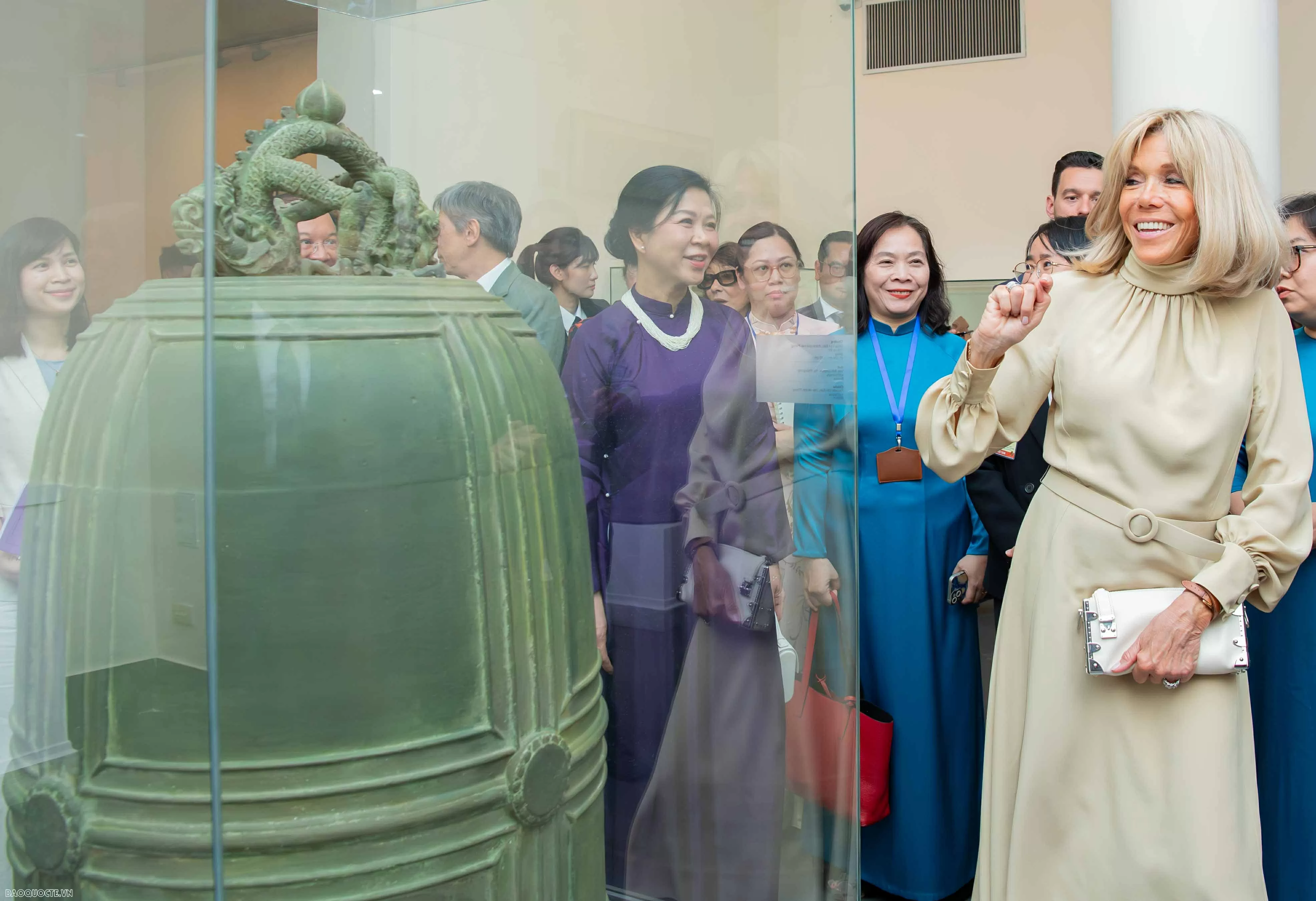 Những hình ảnh bận rộn của Tổng thống Pháp Emmanuel Macron và Phu nhân tại Việt Nam Những hình ảnh bận rộn của Tổng thống Pháp Emmanuel Macron và Phu nhân tại Việt Nam