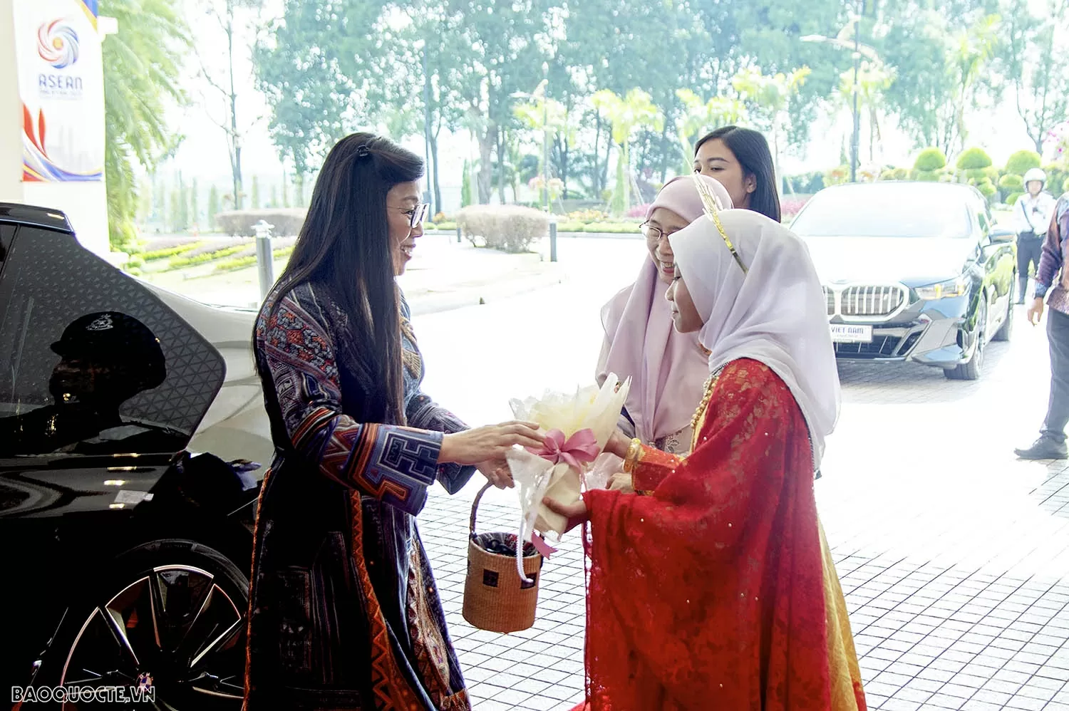 Phu nhân Thủ tướng Malaysia tiếp đón cặp đôi lãnh đạo ASEAN, nhấn mạnh vai trò ngoại giao văn hóa và phát triển bao trùm Chương trình Phu nhân Hội nghị cấp cao ASEAN 46 góp phần lan tỏa giá trị ASEAN