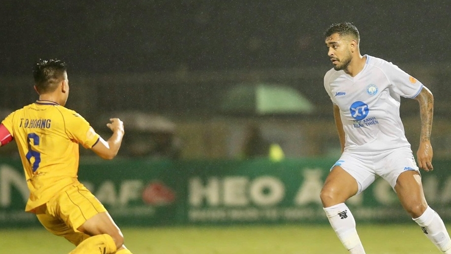 Brenner lập cú đúp, CLB Nam Định thắng trận thứ 5 liên tiếp
