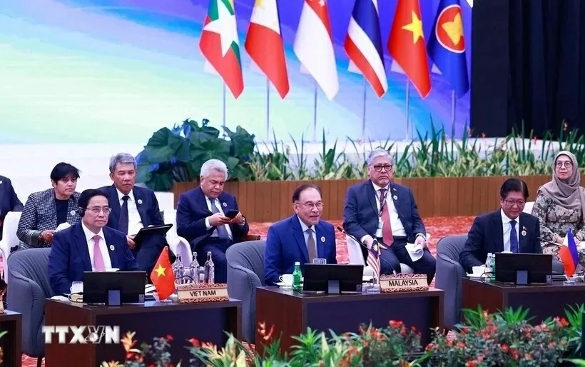 Thủ tướng Phạm Minh Chính cùng lãnh đạo ASEAN đối thoại với thanh niên, nghị viện và doanh nghiệp: Chung tay vun đắp Cộng đồng ASEAN bao trùm và bền vững Thủ tướng Phạm Minh Chính cùng lãnh đạo ASEAN đối thoại với thanh niên, nghị viện và doanh nghiệp: Chung tay vun đắp Cộng đồng ASEAN bao trùm và bền vững