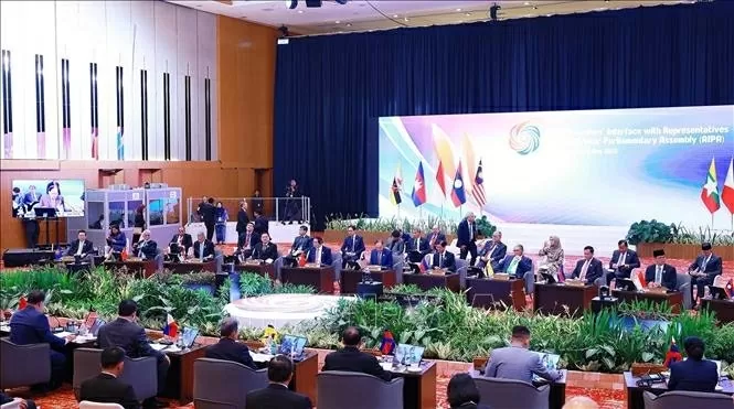 Thủ tướng Phạm Minh Chính cùng lãnh đạo ASEAN đối thoại với thanh niên, nghị viện và doanh nghiệp: Chung tay vun đắp Cộng đồng ASEAN bao trùm và bền vững Thủ tướng Phạm Minh Chính cùng lãnh đạo ASEAN đối thoại với thanh niên, nghị viện và doanh nghiệp: Chung tay vun đắp Cộng đồng ASEAN bao trùm và bền vững