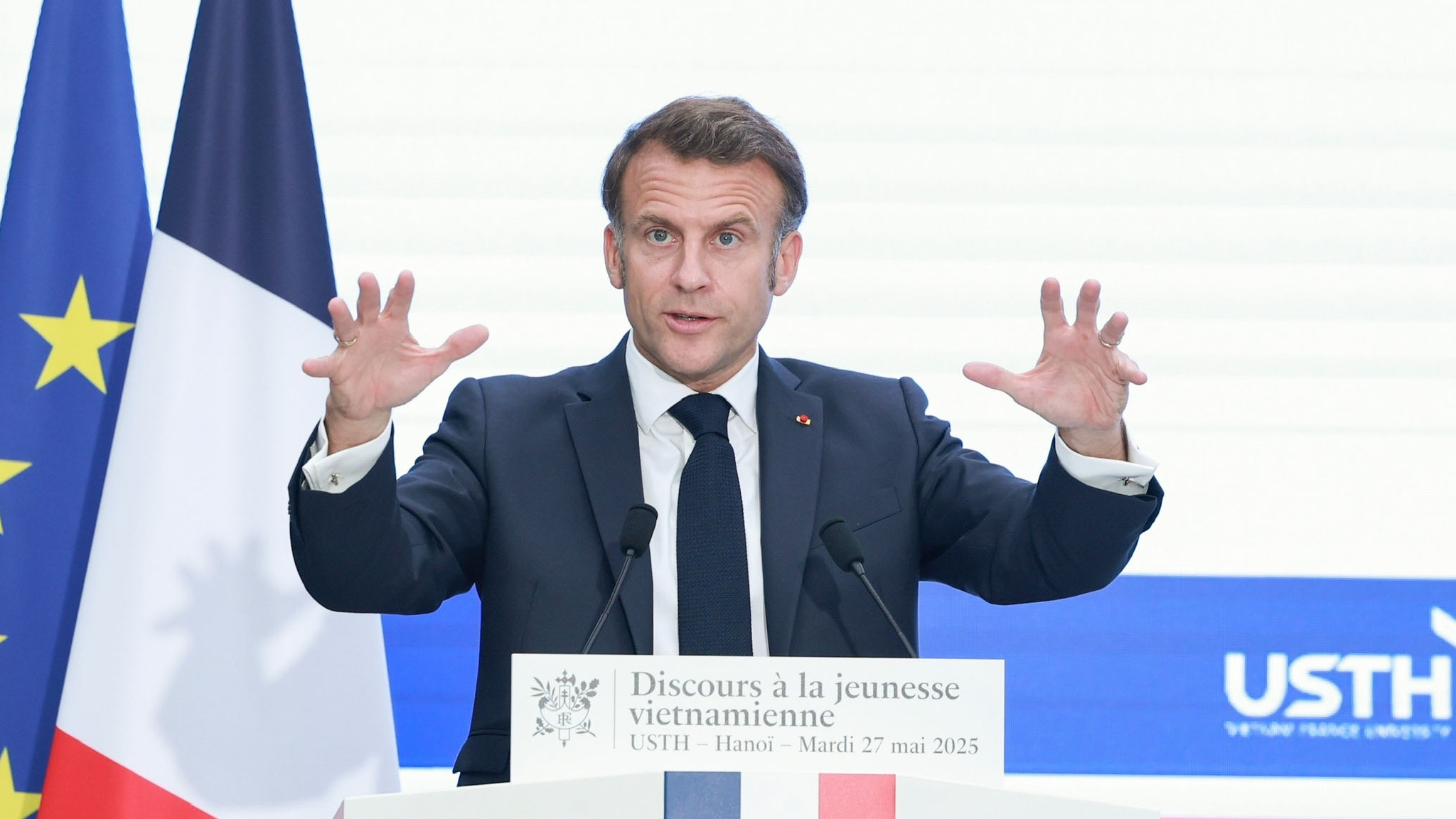 Tổng thống Macron: Pháp sẽ tăng gấp đôi số lượng học sinh, sinh viên trao đổi của hai nước
