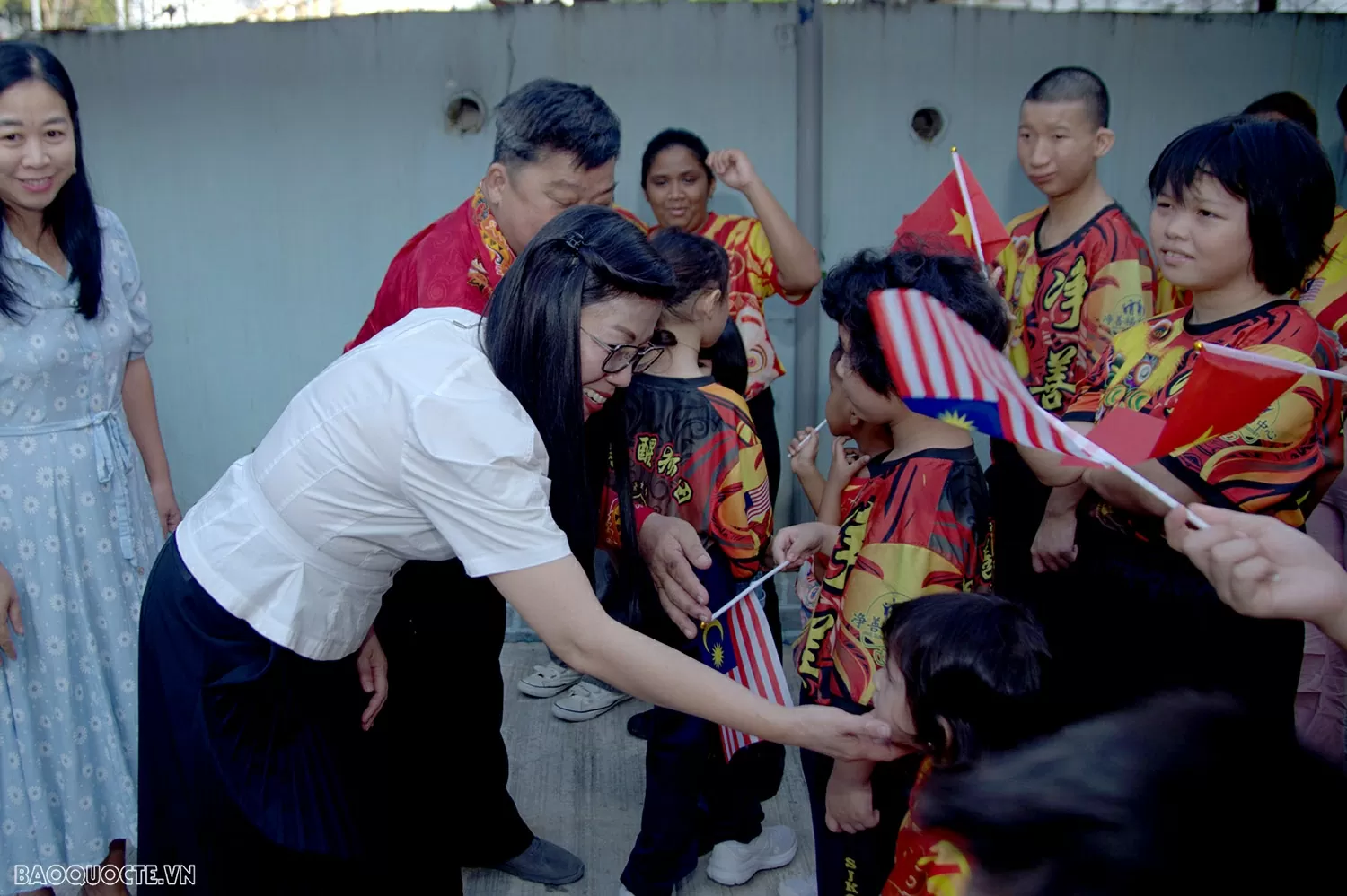 Phu nhân Thủ tướng Lê Thị Bích Trân thăm Trung tâm bảo trợ trẻ em Jing Sun tại Malaysia Phu nhân Lê Thị Bích Trân thăm Trung tâm bảo trợ trẻ em Jing Sun