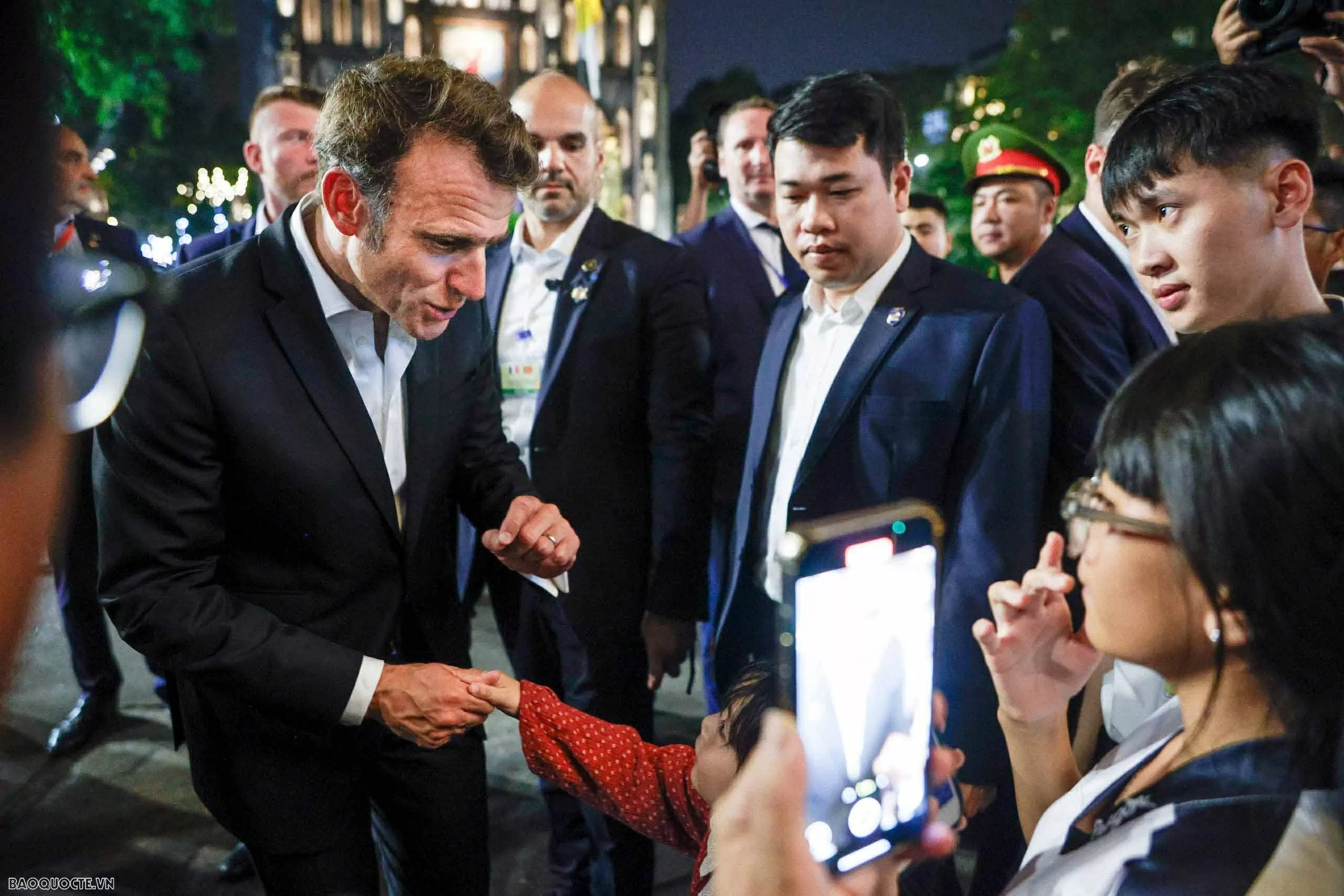 Những hình ảnh bận rộn của Tổng thống Pháp Emmanuel Macron và Phu nhân tại Việt Nam Những hình ảnh bận rộn của Tổng thống Pháp Emmanuel Macron và Phu nhân tại Việt Nam