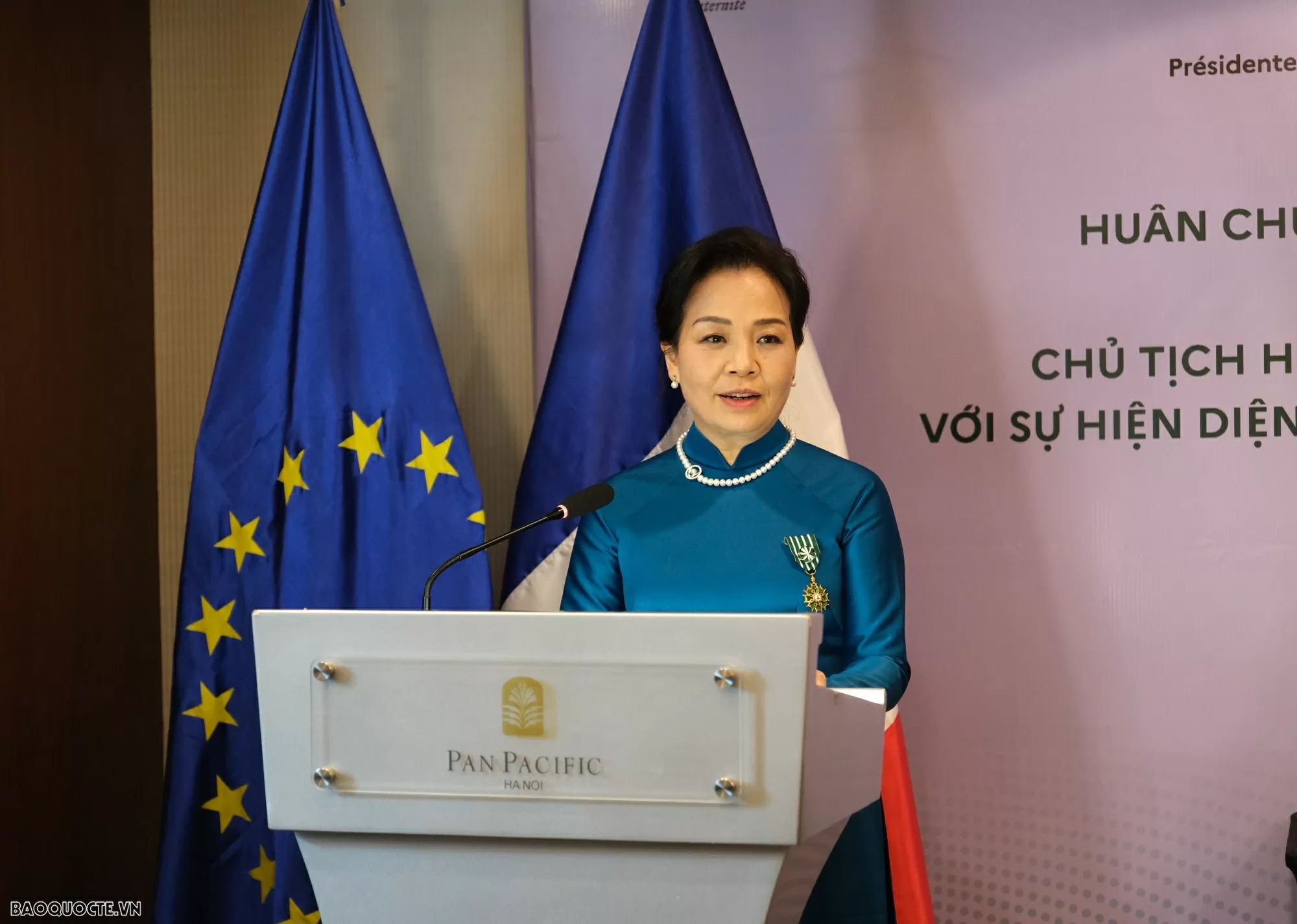 TS. Ngô Phương Lan nhận Huân chương Văn học Nghệ thuật bậc sĩ quan của Pháp