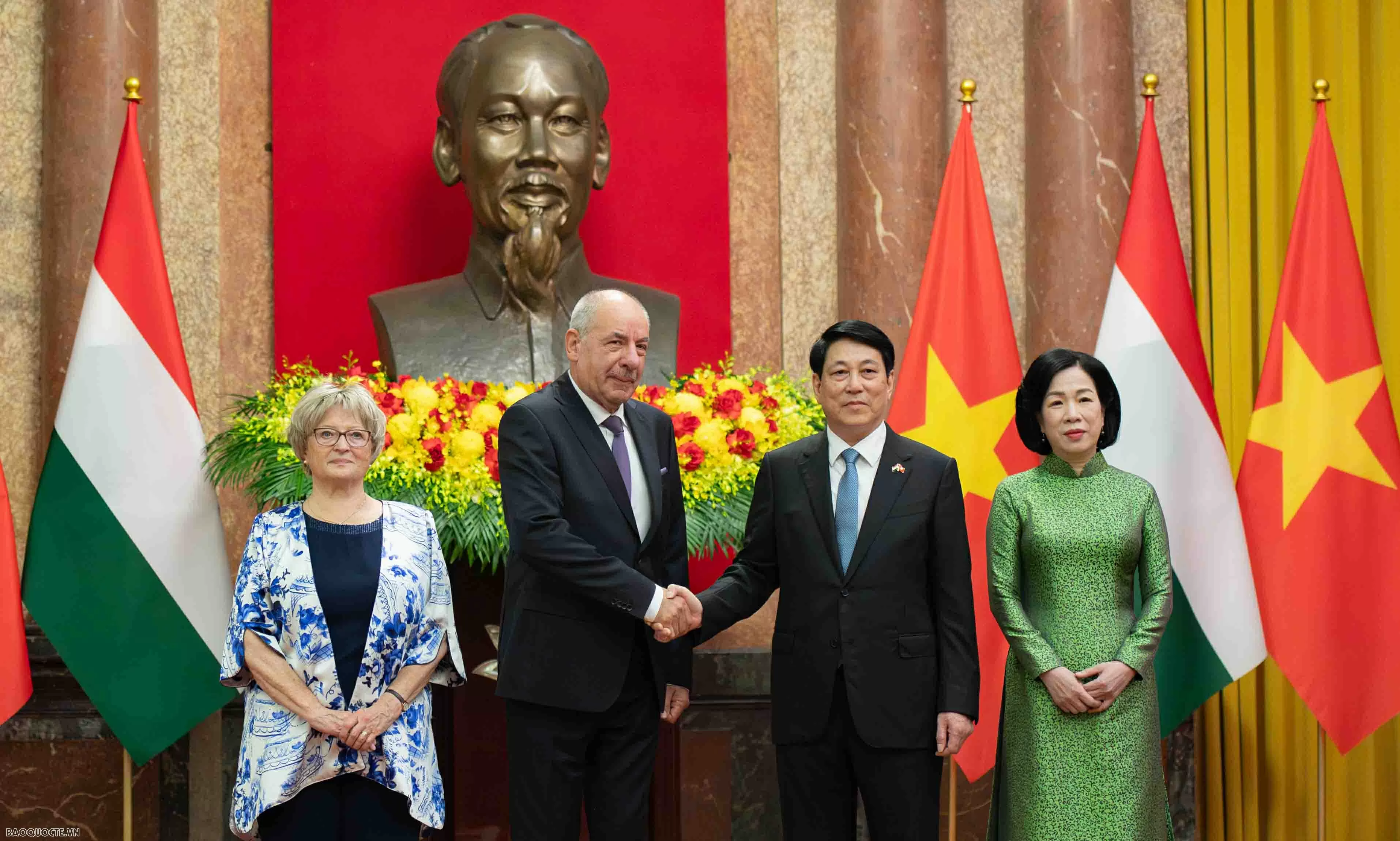 Chủ tịch nước Lương Cường và Phu nhân đón Tổng thống Hungary và Phu nhân Chủ tịch nước Lương Cường và Phu nhân đón Tổng thống Hungary và Phu nhân