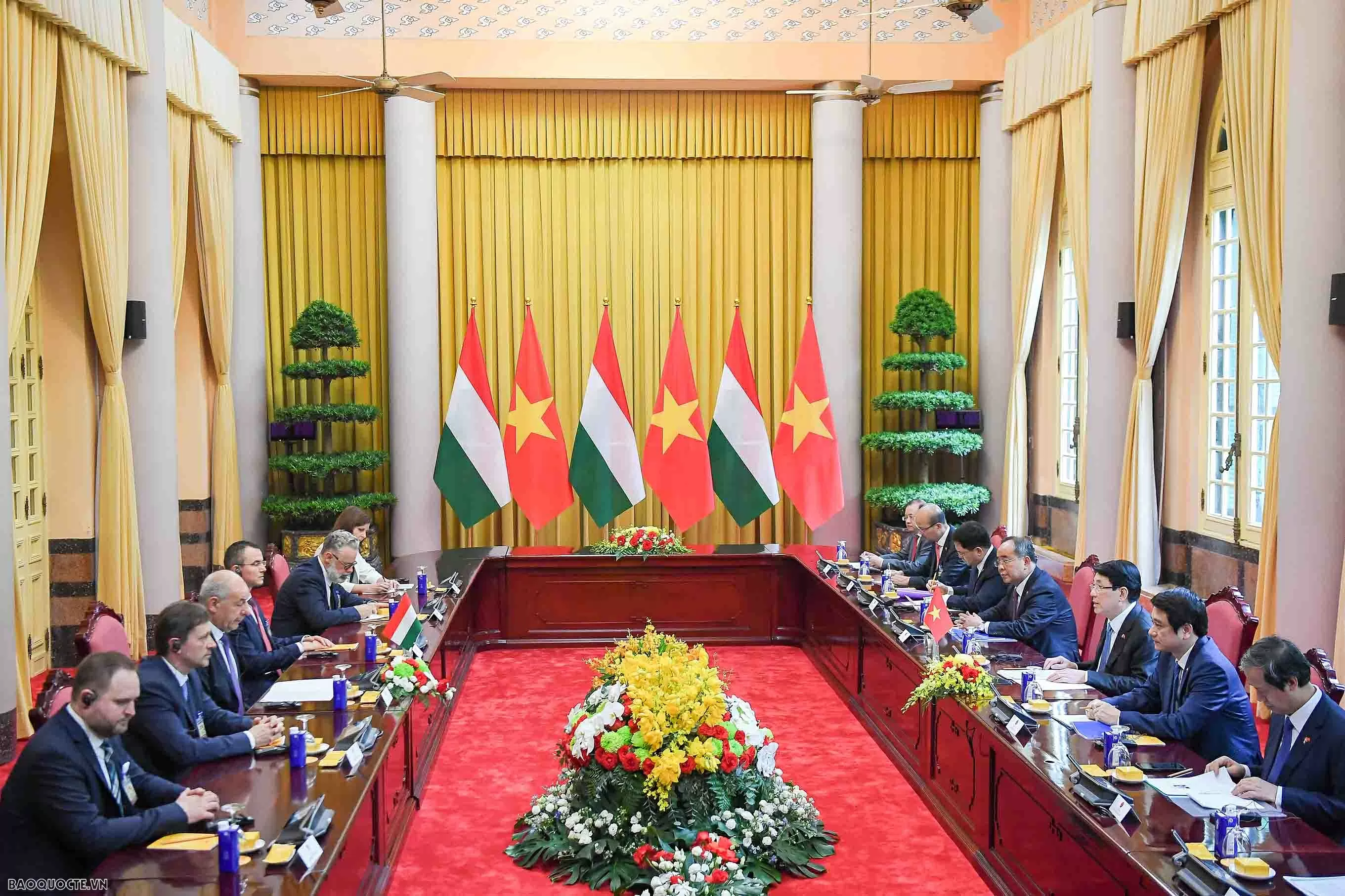 Chủ tịch nước Lương Cường và Phu nhân đón Tổng thống Hungary và Phu nhân Chủ tịch nước Lương Cường và Phu nhân đón Tổng thống Hungary và Phu nhân