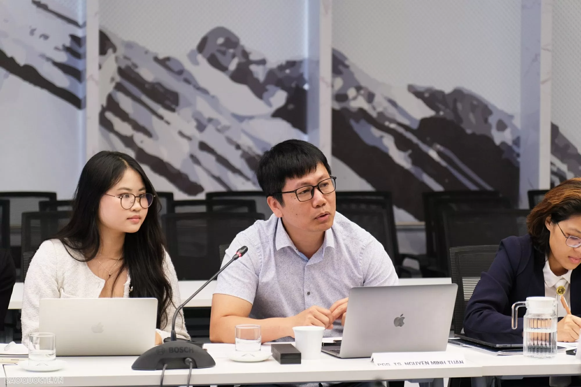 Kiến tạo hình ảnh quốc gia trong môi trường truyền thông số Kiến tạo hình ảnh quốc gia trong môi trường truyền thông số