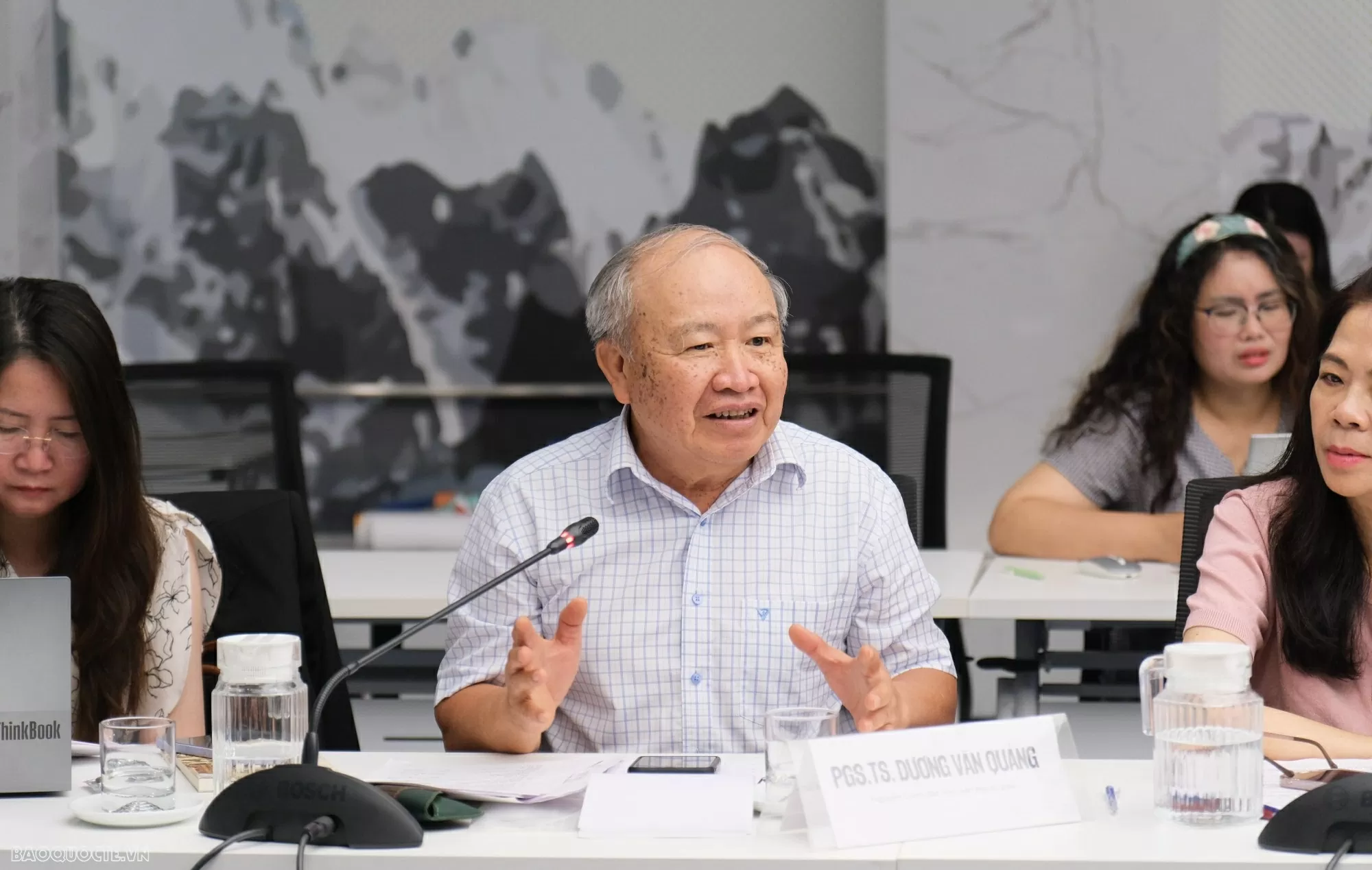 Kiến tạo hình ảnh quốc gia trong môi trường truyền thông số Kiến tạo hình ảnh quốc gia trong môi trường truyền thông số