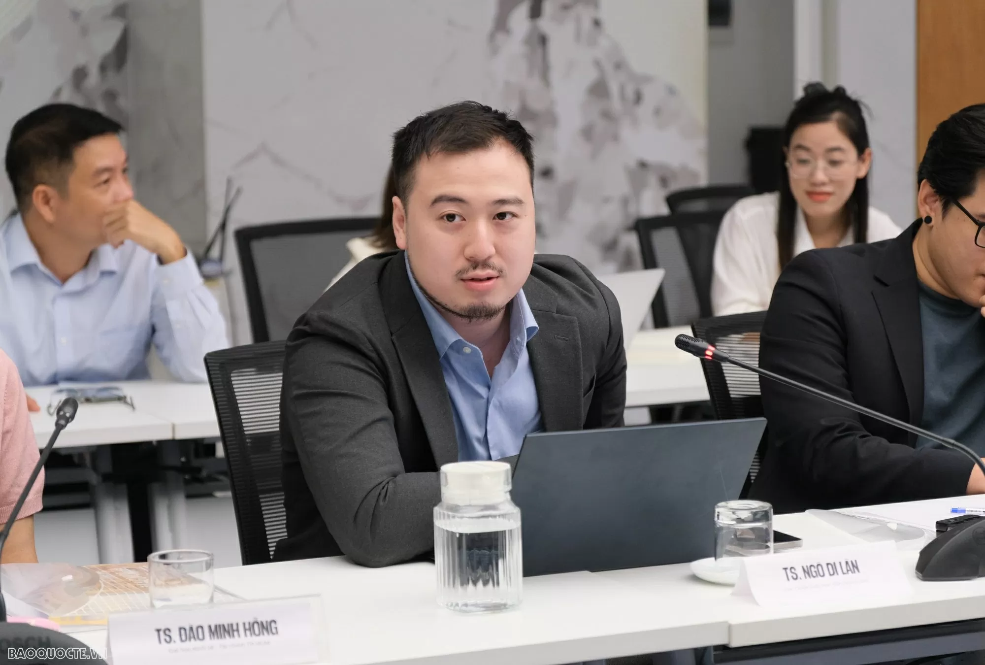 Kiến tạo hình ảnh quốc gia trong môi trường truyền thông số