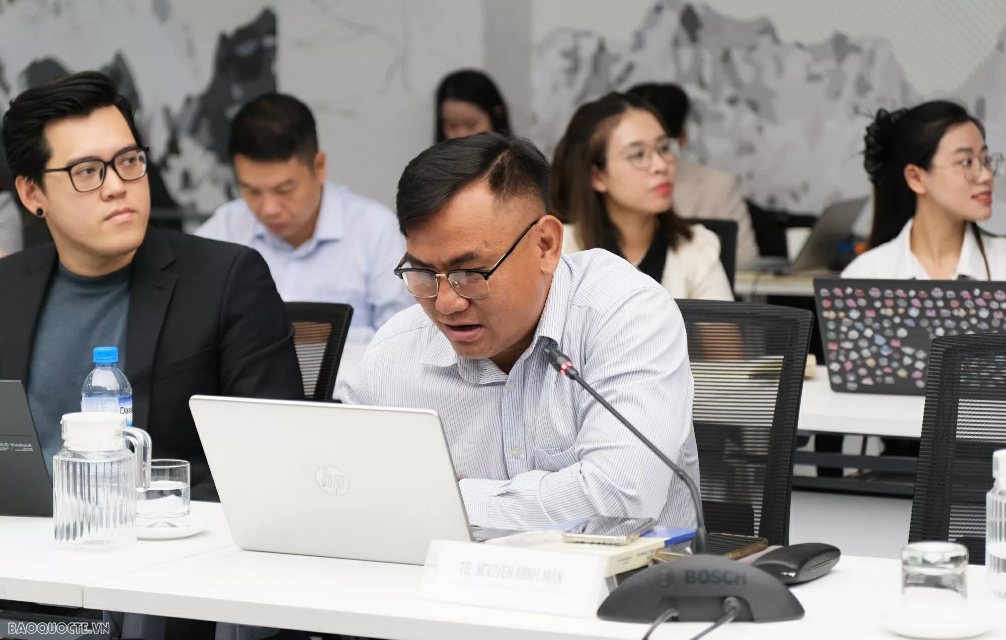 Kiến tạo hình ảnh quốc gia trong môi trường truyền thông số Kiến tạo hình ảnh quốc gia trong môi trường truyền thông số