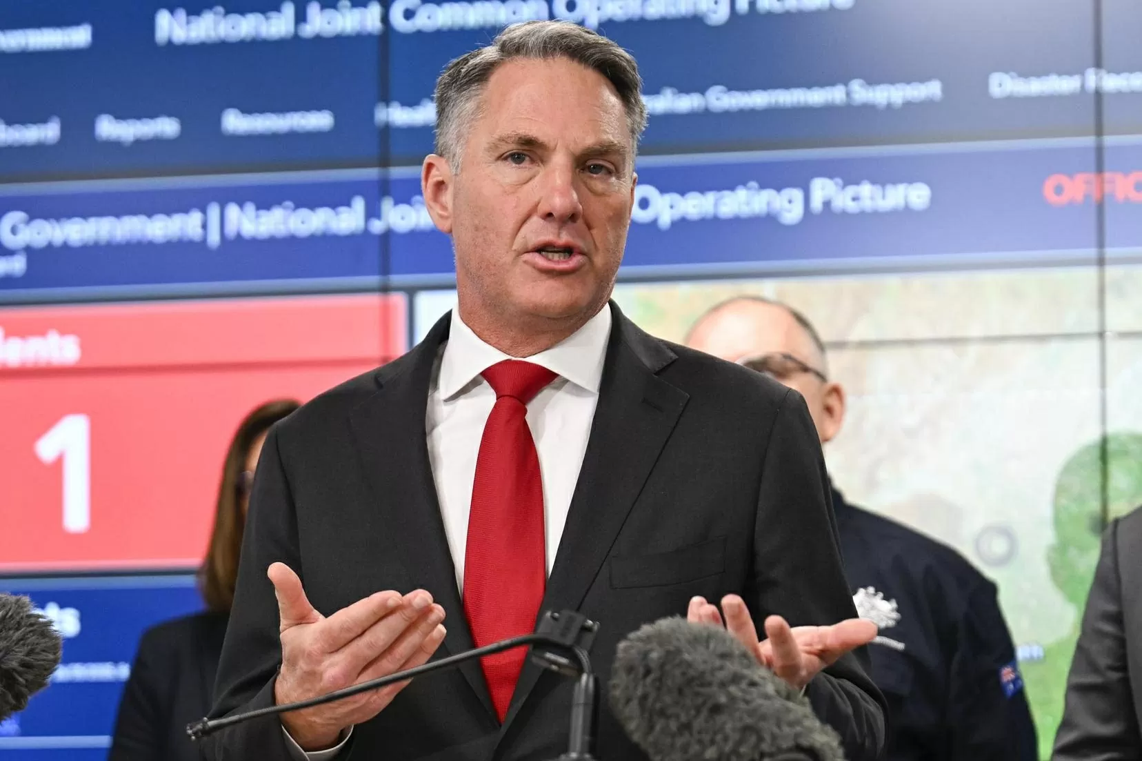 Các bộ trưởng quốc phòng Mỹ, Australia và Nhật Bản hội đàm ba bên bên lề Đối thoại Shangri-La