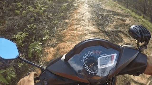 Vì sao khi xe máy lên dốc thường đi số nhỏ?