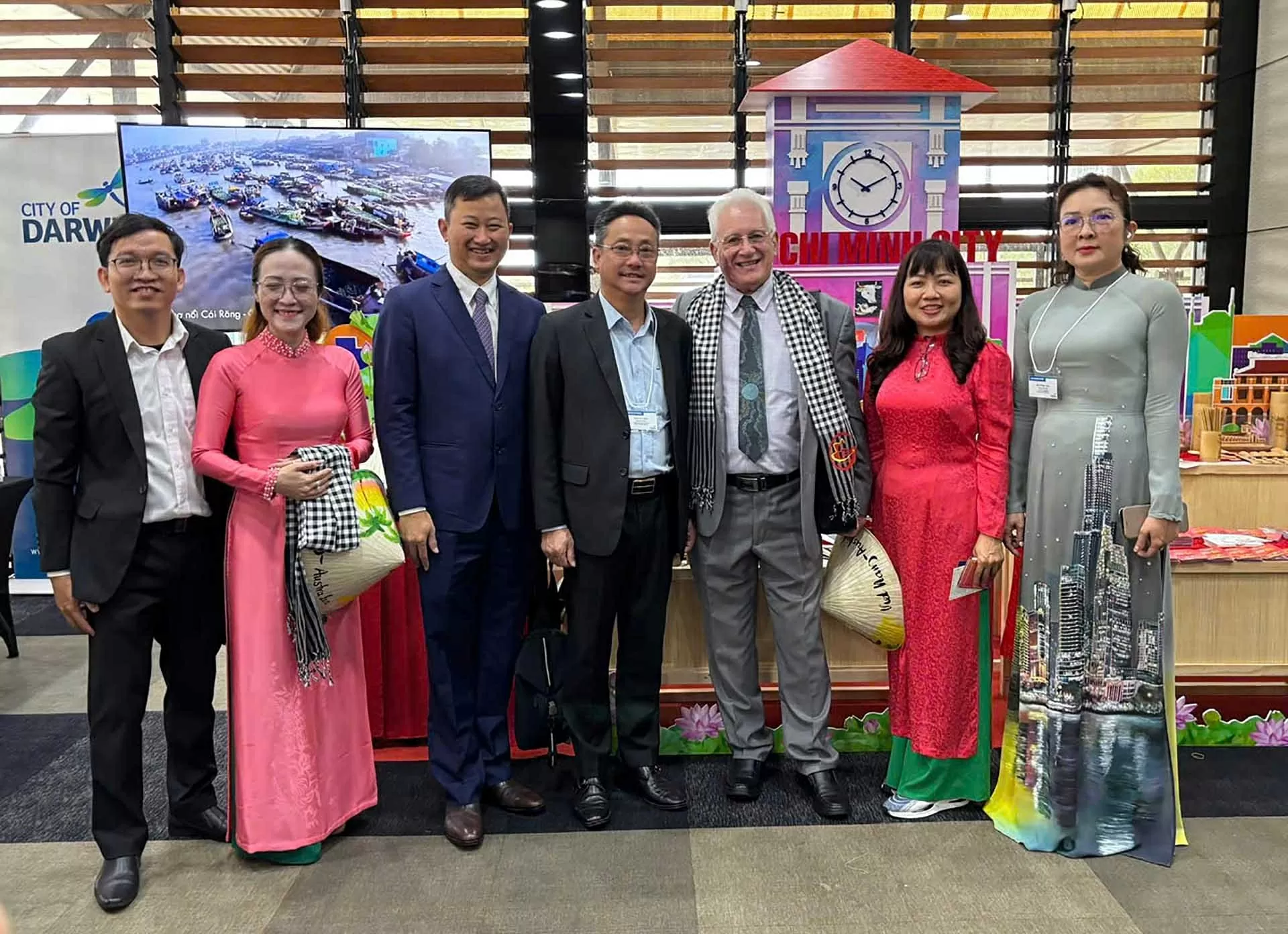 Đoàn đại biểu Thành phố Hồ Chí Minh tham dự sự kiện Darwin Fusion 2025 tại Australia Đoàn đại biểu Thành phố Hồ Chí Minh tham dự sự kiện Darwin Fusion 2025 tại Australia