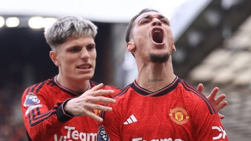 HLV Ten Hag nhắm 2 cầu thủ Man Utd cho Leverkusen