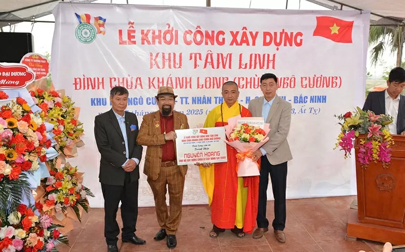 Nhà hoạt động xã hội tiêu biểu Asean Nguyễn Hoàng Sang tại Lễ khởi công xây dựng khu tâm linh đình chùa Khánh Long - Bắc Ninh. Nhà hoạt động xã hội tiêu biểu Asean Nguyễn Hoàng Sang tại Lễ khởi công xây dựng khu tâm linh đình chùa Khánh Long - Bắc Ninh.