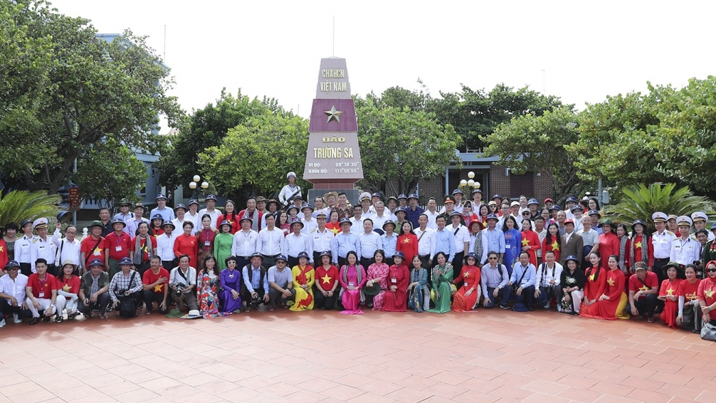 Về với Trường Sa: Chuyến công tác đặc biệt của Hội Nhà báo Việt Nam