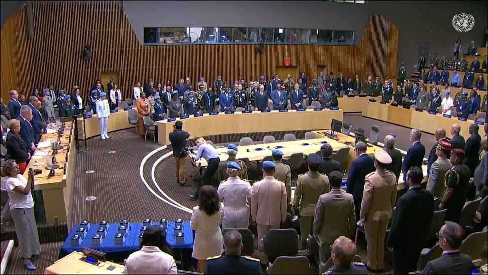 Đại sứ Đặng Hoàng Giang chúc mừng Ngày quốc tế về LL GGHB của Liên hợp quốc Đại sứ Đặng Hoàng Giang gặp gỡ cán bộ, sĩ quan gìn giữ hòa bình của Việt Nam tại Liên hợp quốc