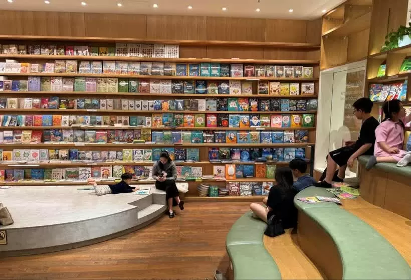 Sách lịch sử, văn hóa 'hồi sinh' trong thế giới đọc của trẻ nhỏ Sách lịch sử, văn hóa 'hồi sinh' trong thế giới đọc của trẻ nhỏ