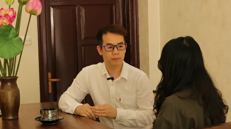 Anh Ngô Văn Tài (Founder) chia sẻ về định hướng sắp tới của Dine With Locals (Ảnh: Mỹ Hạnh) Anh Ngô Văn Tài (Founder) chia sẻ về định hướng sắp tới của Dine With Locals (Ảnh: Mỹ Hạnh)