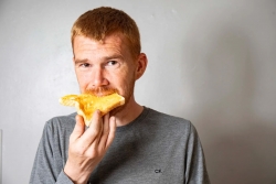 Mắc chứng rối loạn ăn uống hiếm gặp, người đàn ông không thể ăn rau củ quả và thịt