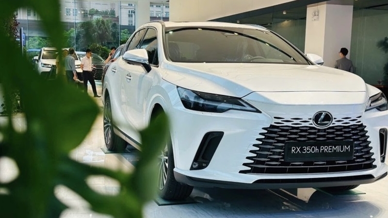 Cận cảnh Lexus RX 350h vừa ra mắt tại Việt Nam, giá từ 3,5 tỷ đồng