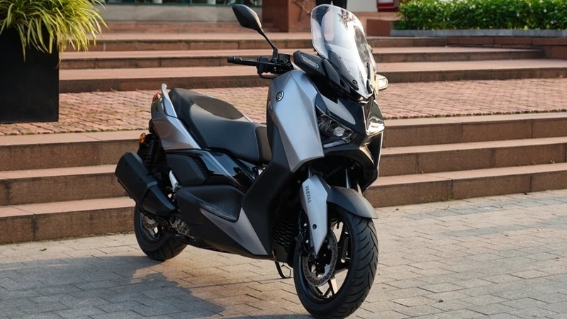 Cận cảnh Yamaha XMAX 300 2025 vừa ra mắt tại Việt Nam, giá 140 triệu đồng