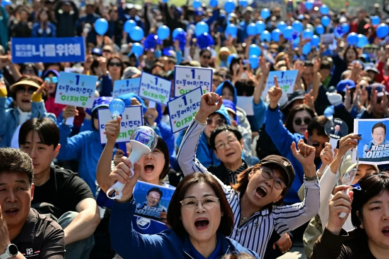 Hàn Quốc: Tỷ lệ cử tri đi bầu cao kỷ lục, cuộc đua vào Nhà Xanh ngày càng nóng Hàn Quốc: Tỷ lệ cử tri đi bầu cao kỷ lục, cuộc đua vào Nhà Xanh ngày càng nóng