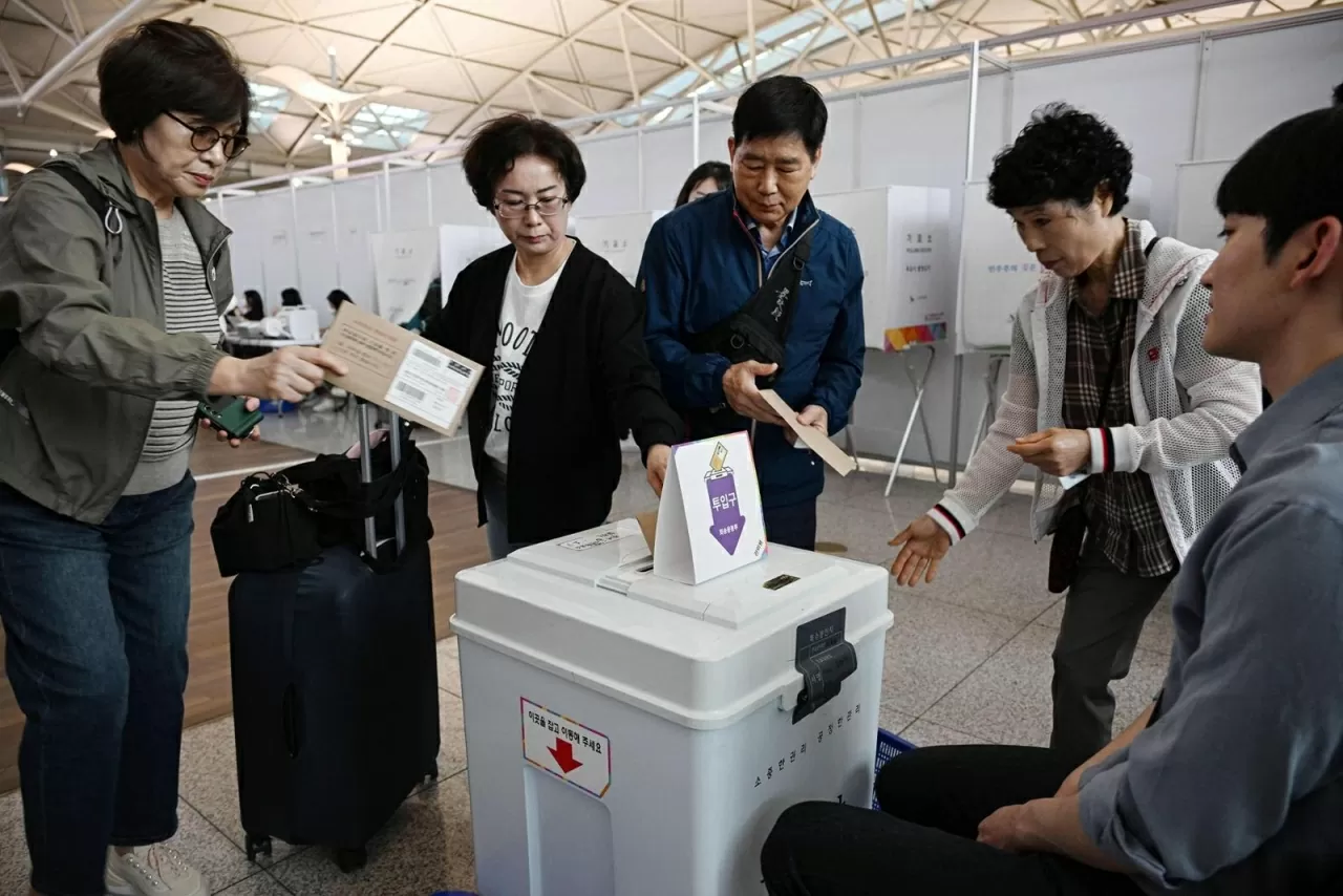 Hàn Quốc: Tỷ lệ cử tri đi bầu cao kỷ lục, cuộc đua vào Nhà Xanh ngày càng nóng