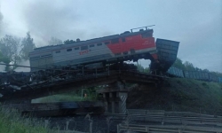 Nga công bố nguyên nhân sập cầu đường sắt khiến nhiều người thương vong