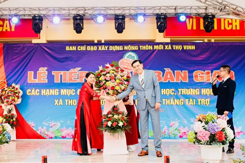 Doanh nhân Phạm Toàn Thắng tài trợ bàn giao các hạng mục công trình trường tiểu học và THCS Thọ Vinh. Doanh nhân Phạm Toàn Thắng tài trợ bàn giao các hạng mục công trình trường tiểu học và THCS Thọ Vinh.