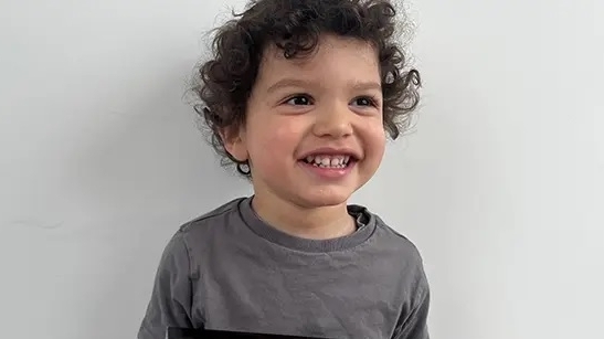 Cậu bé hơn 2 tuổi là thành viên câu lạc bộ những người thông minh nhất thế giới