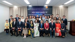 Giảng dạy, gìn giữ ngôn ngữ và văn hóa cho cộng đồng người Việt Nam ở nước ngoài