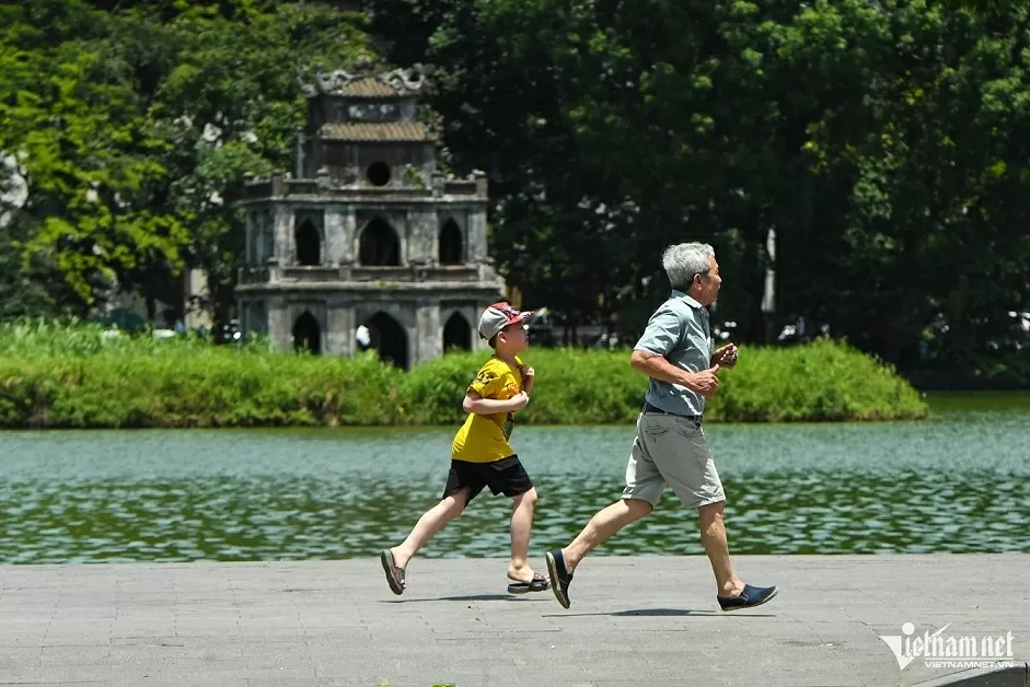 Trưa Hà Nội nắng nóng Trưa Hà Nội nắng nóng