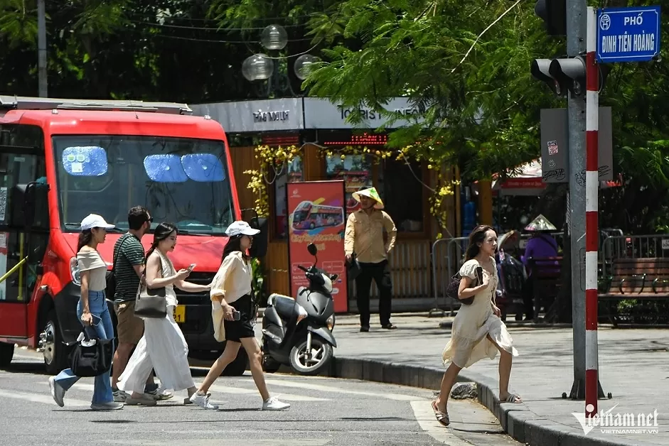 Trưa Hà Nội nắng nóng Trưa Hà Nội nắng nóng