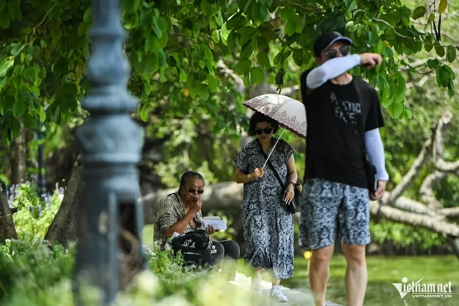 Trưa Hà Nội nắng nóng Trưa Hà Nội nắng nóng