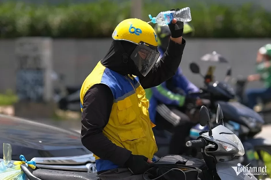 Trưa Hà Nội nắng nóng Trưa Hà Nội nắng nóng