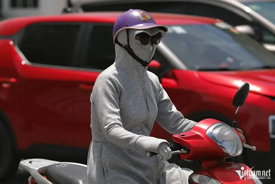 Trưa Hà Nội nắng nóng Trưa Hà Nội nắng nóng