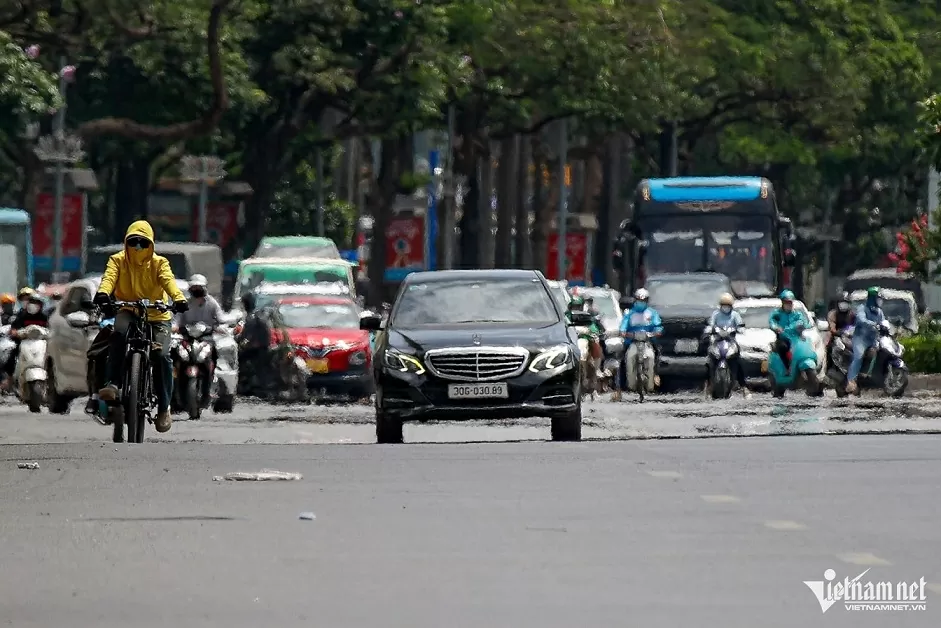 Trưa Hà Nội nắng nóng Trưa Hà Nội nắng nóng