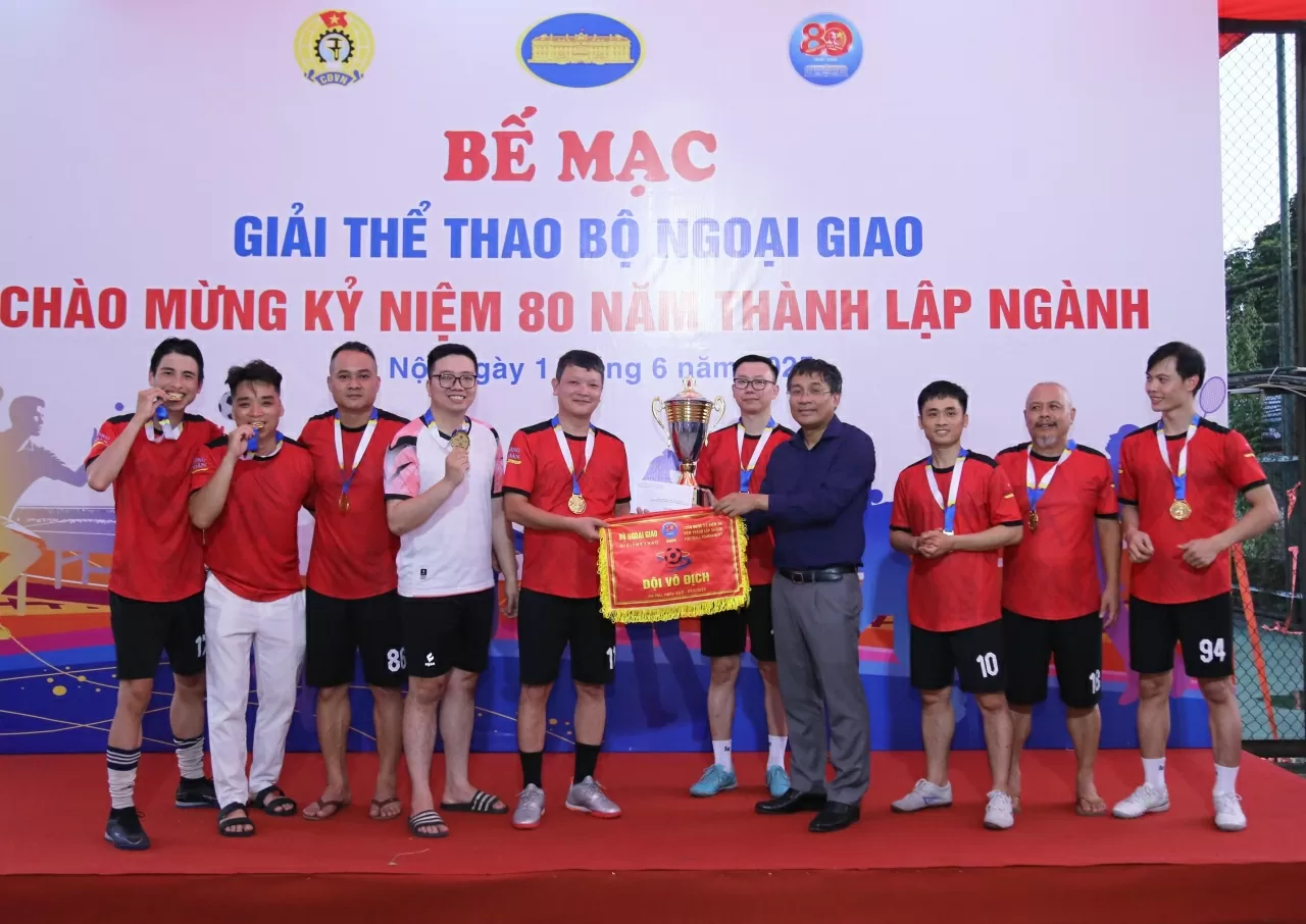 Đội bóng Học viện Ngoại giao vô địch giải đấu với sức mạnh áp đảo.