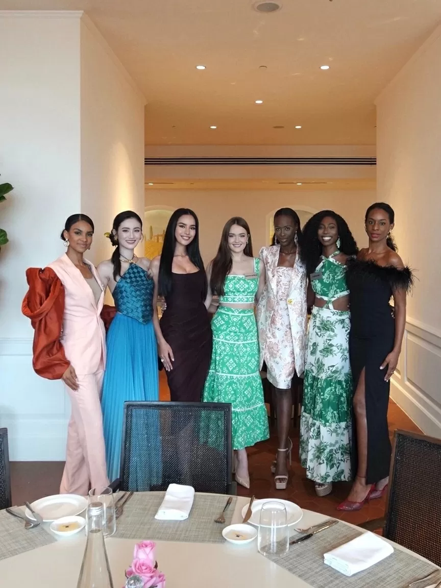 Hoa hậu Ý Nhi thân thiết Miss World 2025 Opal Suchata Chuangsri