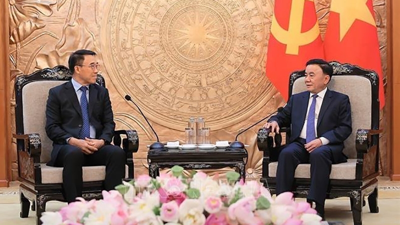 Việt Nam luôn sát cánh và ủng hộ mạnh mẽ công cuộc xây dựng, đổi mới và phát triển của đất nước Lào