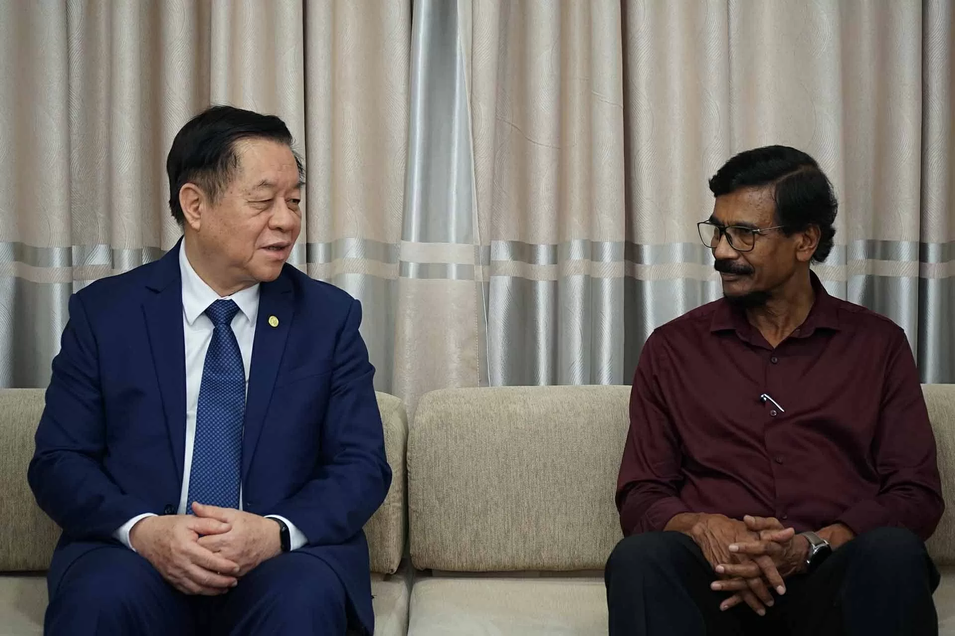 Sri Lanka muốn học hỏi kinh nghiệm của Việt Nam trong thu hút đầu tư trực tiếp nước ngoài Sri Lanka muốn học hỏi kinh nghiệm của Việt Nam trong thu hút đầu tư trực tiếp nước ngoài